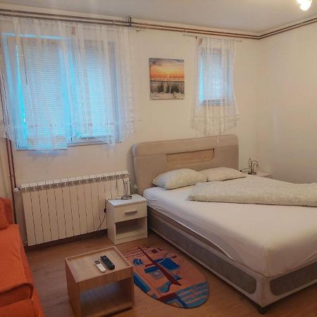 Apartman Anastasija Surčin Exteriér fotografie