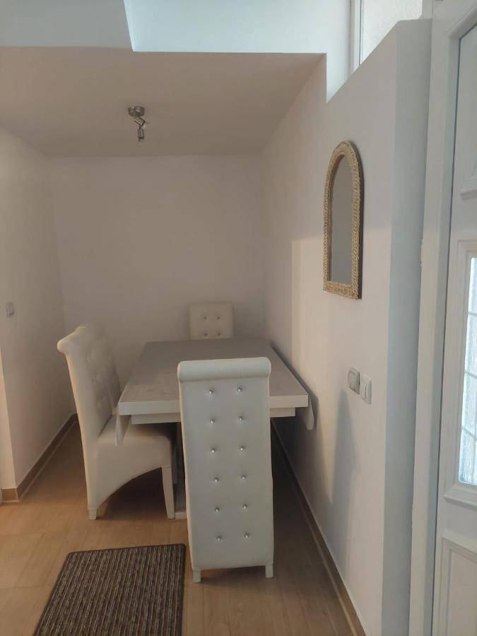 Apartman Anastasija Surčin Exteriér fotografie